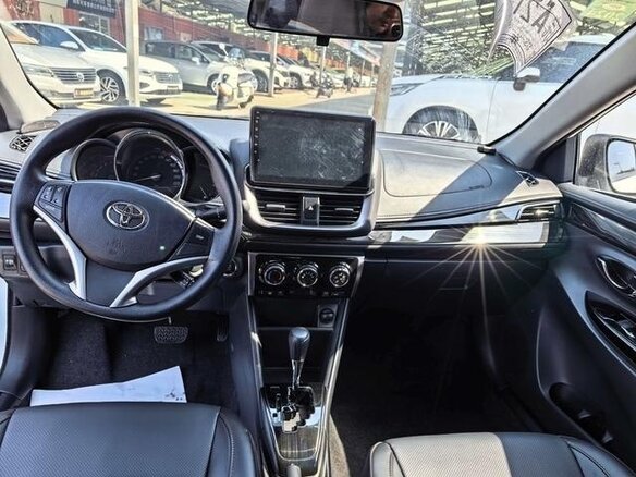 2023 Toyota Yaris L XP150 Рестайлинг, белый, 1239100 рублей - вид 8