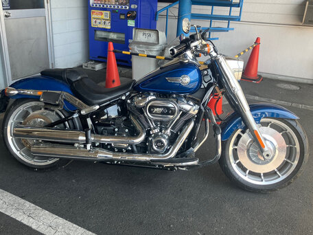 2022 Harley-Davidson Fat Boy, синий, 1830000 рублей, вид 1