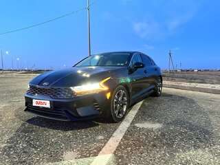 2020 Kia K5 III, чёрный, 2600000 рублей, вид 1