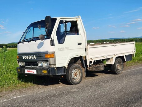 1987 Toyota Dyna, белый, 550000 рублей, вид 1