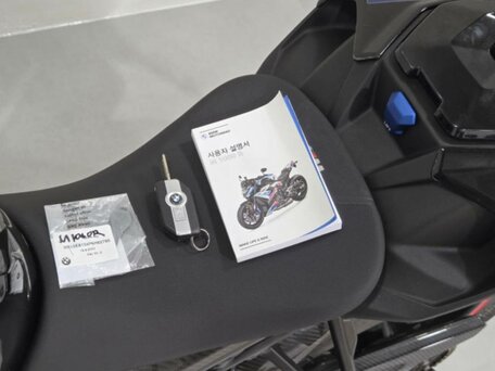 2023 BMW M 1000 R, чёрный, 2100000 рублей, вид 5