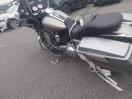 2008 Harley-Davidson CVO Road Glide, серебристый, 700000 рублей, вид 5