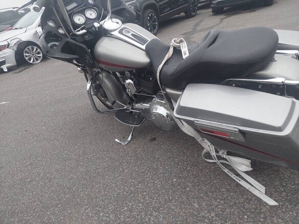 2008 Harley-Davidson CVO Road Glide, серебристый, 700000 рублей - вид 4