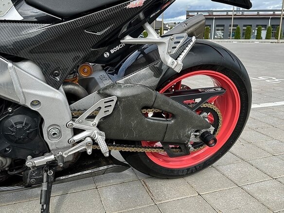 2018 Aprilia Tuono V4, красный, 999999 рублей - вид 5