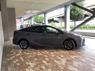 2021 Toyota Prius IV Рестайлинг (XW50), серый, 1590084 рублей, вид 2