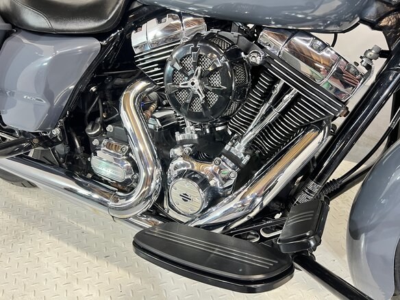 2012 Harley-Davidson Road Glide, серебристый, 760000 рублей - вид 12