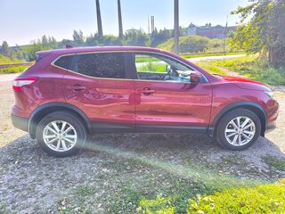 2017 Nissan Qashqai II, красный, 1900000 рублей, вид 3