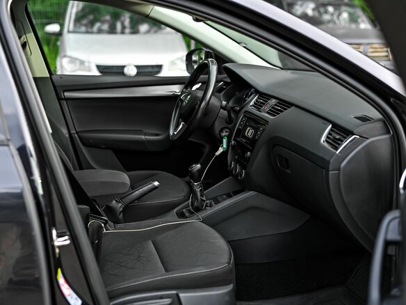 2018 Skoda Octavia III (A7) Рестайлинг, чёрный - вид 13