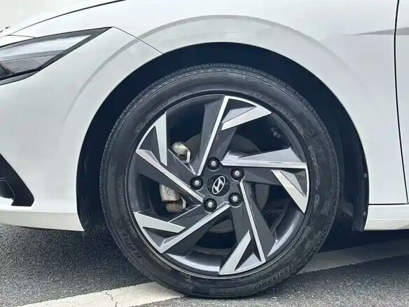2023 Hyundai Elantra VII (CN7) Рестайлинг, белый - вид 8
