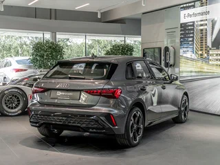 2025 Audi A3 Sportback 35 TFSI IV (8Y) Рестайлинг, серый, 4199000 рублей, вид 4