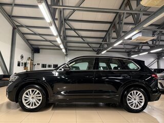 2025 Volkswagen Touareg III Рестайлинг, чёрный, 7999000 рублей, вид 5