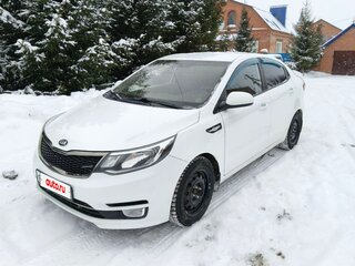 2015 Kia Rio III Рестайлинг, белый, 850000 рублей, вид 1