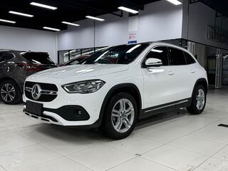 2022 Mercedes-Benz GLA 180 II (H247), белый, 2240000 рублей, вид 3