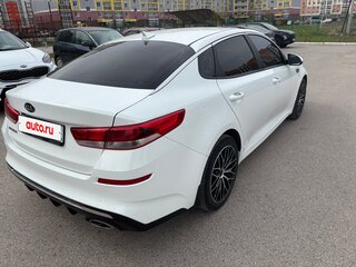 2019 Kia Optima IV Рестайлинг, белый, 1950000 рублей, вид 5