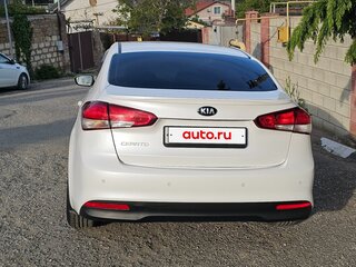 2017 Kia Cerato III Рестайлинг (Classic), белый, 1620000 рублей, вид 3