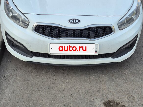 2016 Kia Ceed II Рестайлинг, белый, 1050000 рублей - вид 1
