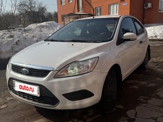 2010 Ford Focus II Рестайлинг, белый, 400000 рублей, вид 1