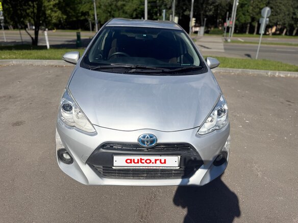 2016 Toyota Aqua I Рестайлинг, серебристый, 750000 рублей - вид 12