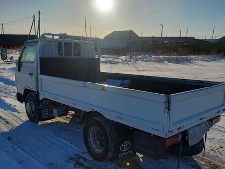 1996 Toyota Dyna, белый, 1500000 рублей, вид 5