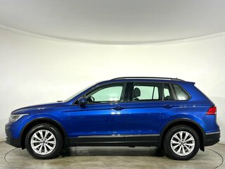 2021 Volkswagen Tiguan II Рестайлинг, синий, 2630000 рублей, вид 2
