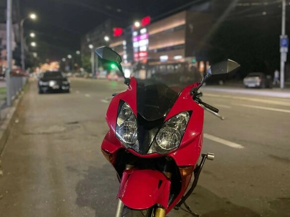 2004 Honda VFR 800, красный, 490000 рублей