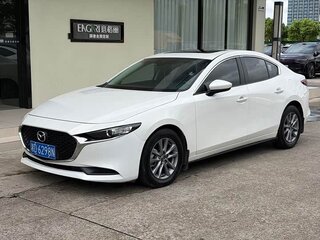 2023 Mazda 3 Axela IV (BP), белый, 1370000 рублей, вид 1
