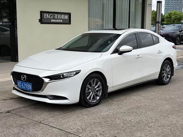 2023 Mazda 3 Axela IV (BP), белый, 1370000 рублей
