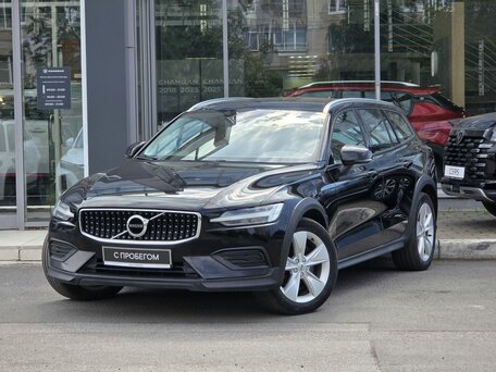 Volvo V60 Cross Country II