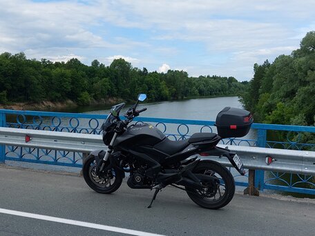 2025 Bajaj Dominar 400, чёрный, 420000 рублей, вид 1