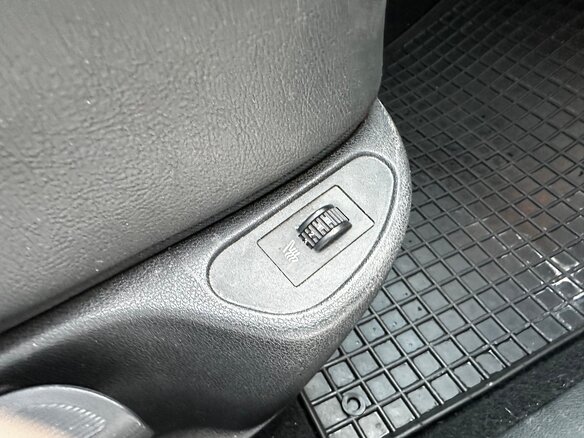 2011 Peugeot 308 I Рестайлинг, белый, 800000 рублей - вид 24
