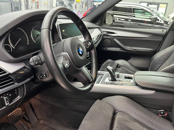 2018 BMW X5 30d III (F15), белый, 5000000 рублей - вид 12