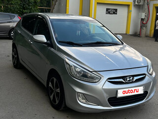 2013 Hyundai Solaris I, серебристый, 760000 рублей, вид 5