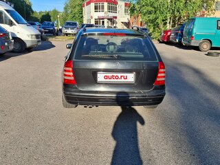 2004 Mercedes-Benz C-Класс 200 II (W203) Рестайлинг, чёрный, 600000 рублей, вид 2