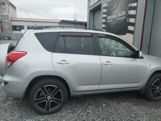 2008 Toyota RAV4 III (XA30), серебристый, 1370000 рублей, вид 3