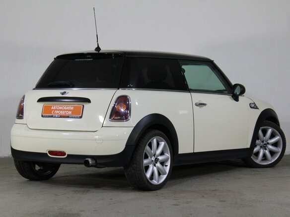 2009 Mini Hatch One II (R56), белый - вид 2