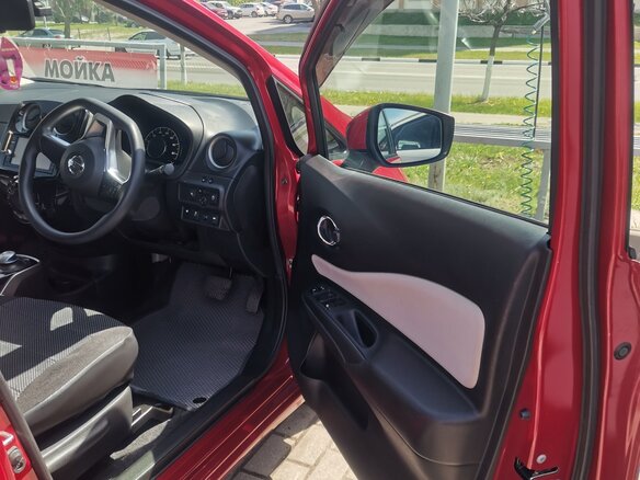 2018 Nissan Note e-Power II Рестайлинг, красный, 1620000 рублей - вид 35