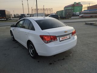 2011 Chevrolet Cruze I, белый, 730000 рублей, вид 3