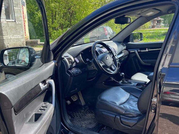 2015 Kia Sorento II Рестайлинг, чёрный, 1650000 рублей - вид 3