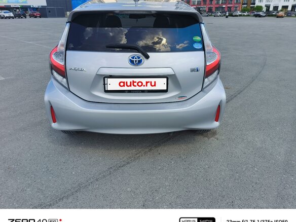 2017 Toyota Aqua I Рестайлинг, серый, 1100000 рублей - вид 3
