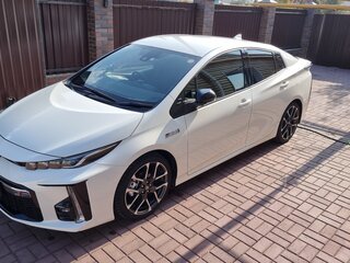 2018 Toyota Prius IV Рестайлинг (XW50), белый, 2300000 рублей, вид 5