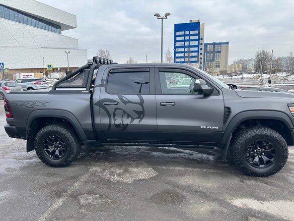 2022 Ram 1500 Crew Cab TRX V, серый, 13900000 рублей - вид 6