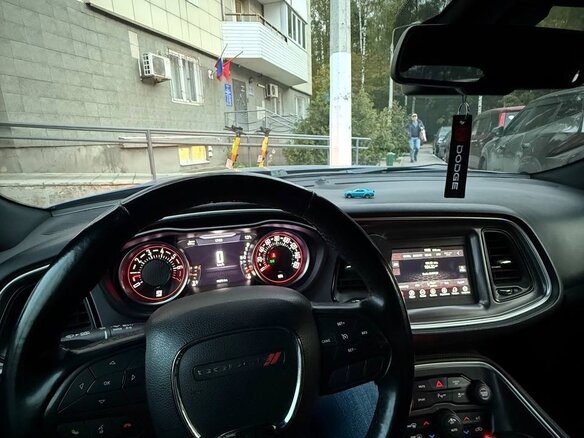 2020 Dodge Challenger III Рестайлинг 2, синий, 3790000 рублей - вид 10