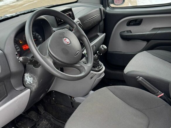 2011 Fiat Doblo I Рестайлинг, серый, 630000 рублей - вид 3