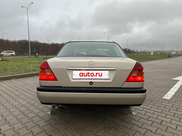 1994 Mercedes-Benz C-Класс 200 I (W202), золотистый - вид 6