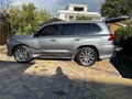 2016 Lexus LX 570 III Рестайлинг 2, серый, 7500000 рублей - вид 6