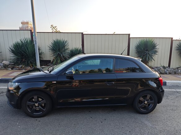 2010 Audi A1 I (8X), чёрный, 830000 рублей - вид 6