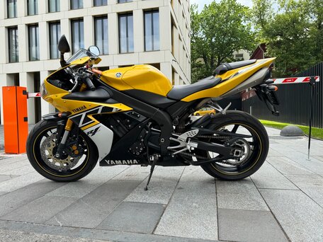 2005 Yamaha YZF-R1, жёлтый, 1250000 рублей, вид 4