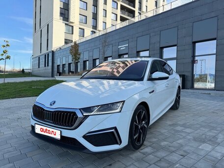 2022 Skoda Octavia IV (A8), белый, 2140000 рублей, вид 2