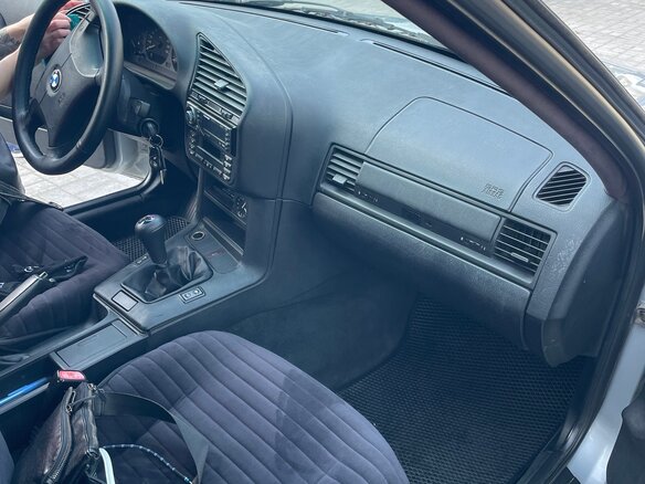 1997 BMW 3 серии 318i III (E36), белый, 410000 рублей - вид 11