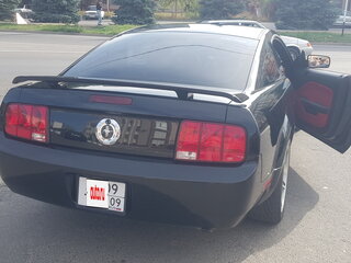 2005 Ford Mustang V, чёрный, 1550000 рублей, вид 3